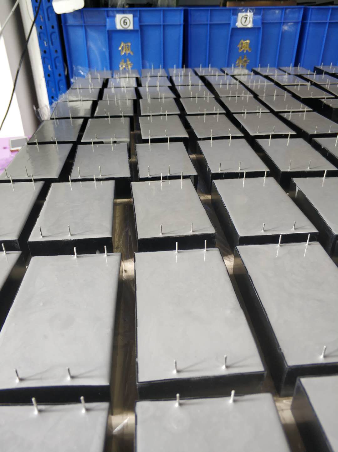 專業(yè)SMT貼片膠環(huán)氧樹(shù)脂灌封膠點(diǎn)膠加工 專業(yè)SMT貼片膠環(huán)氧樹(shù)脂灌封膠點(diǎn)膠加工